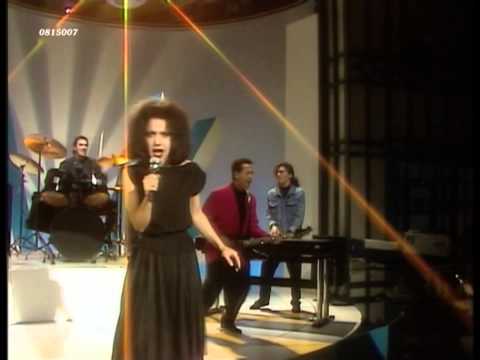 Youtube: Matia Bazar - Ti sento (1986) HD 0815007