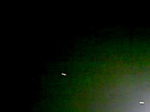 Youtube: UFOs? Unerklärliche Sichtung - Strahlen werden abgefeuert