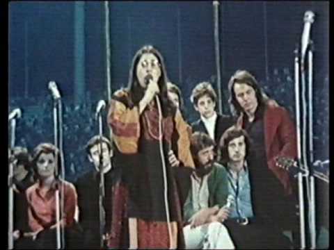 Youtube: Theodorakis Farantouri To Yelasto Pedi 1974