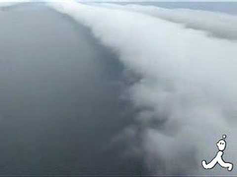 Youtube: かまぼこ型の波状雲-北海道上空