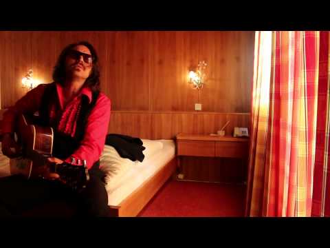 Youtube: Christian Steiffen - "Eine Flasche Bier" im Hotel