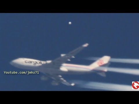 Youtube: OVNI Se cruza con Avion Impresionante En Italia_UFO and Plane compare Concorde Dic 2013