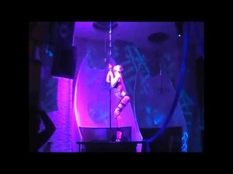 Youtube: Sexy Pole Dance in TOKYO