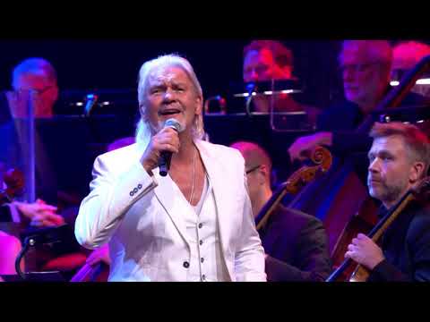 Youtube: Robert Wells Rhapsody in rock 30 år   You raise me up Johnny Logan