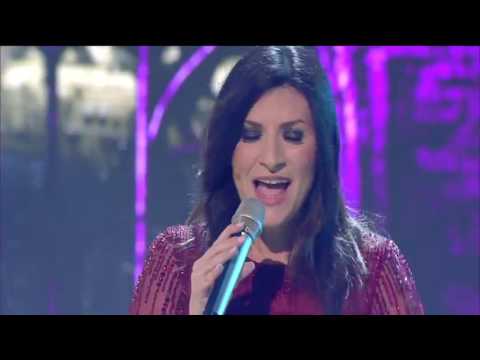 Youtube: Laura Pausini It's Beginning to Look a Lot Like Christmas - House Party - LauraXmas