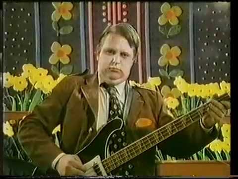 Youtube: Cardiacs - Tarred And Feathered - HQ