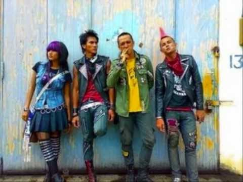 Youtube: MARJINAL-PUNK IN LOVE.