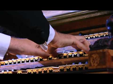 Youtube: J.S. Bach - Toccata and Fugue in D minor BWV 565