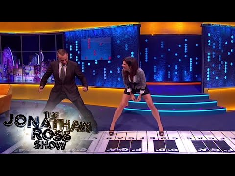 Youtube: Tom Hanks and Sandra Bullock Play Chopsticks | The Jonathan Ross Show