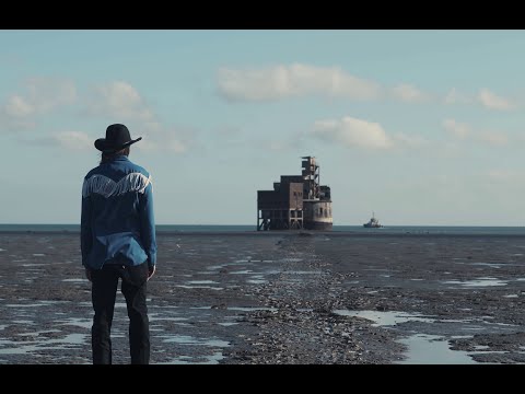 Youtube: DC Gore - California (Official Video)