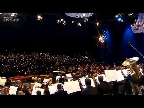 Youtube: Dmitri Shostakovich - Waltz No. 2 - Klassik Open Air 2015 Nuremberg (TV)