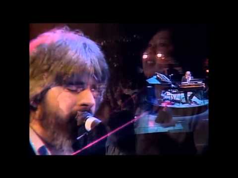 Youtube: Michael McDonald with The Doobie Brothers - I Keep Forgettin' [Live 1982]