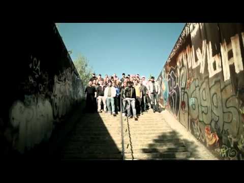 Youtube: Deutsche Hooligans singen {Ein bisschen Frieden}