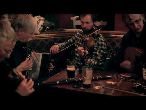 Youtube: Dolan's pub (Limerick, Ireland) - Irish Traditional Music Session