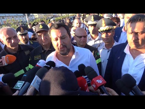 Youtube: Genova, crollo ponte Morandi, Salvini: "Tutte le case sotto il viadotto saranno demolite"