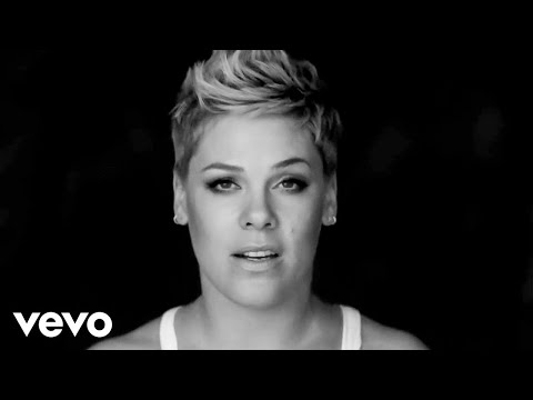 Youtube: P!NK - Wild Hearts Can't Be Broken (Official Video)