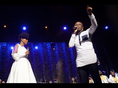 Youtube: DEBORAH LUKALU Feat.LORD LOMBO - TU ES PUISSANT/CALL ME FAVOUR LIVE |OFFICIAL VIDEO|