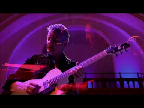 Youtube: Chris Standring performs Liquid Soul Live