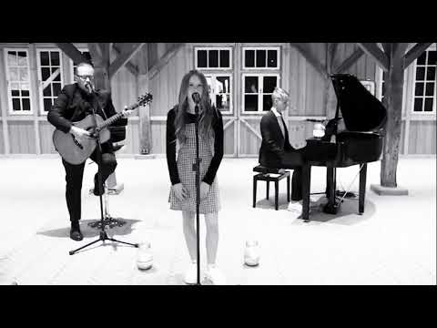Youtube: Lilly, Joey & Luke Kelly - Shallow (Cover)