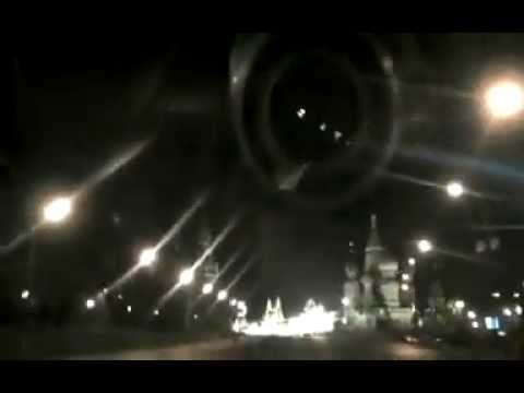 Youtube: UFO 2009 12 10 - Moskau, Pyramiden UFO bei Nacht