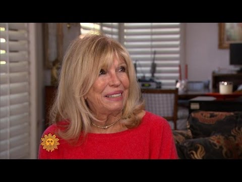 Youtube: Nancy Sinatra calls duets with Frank "hilarious"