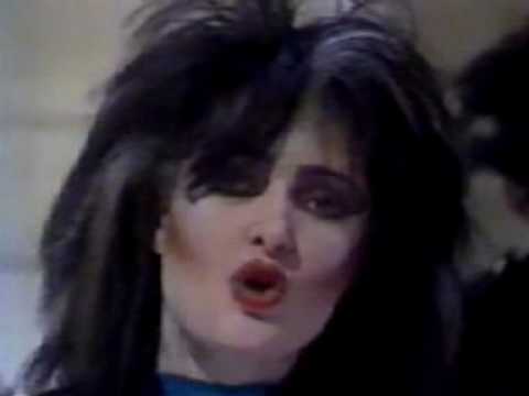 Youtube: Siouxsie and the Banshees - Il Est Ne Le Divin Enfant French TV (Complete In Colour).mpg