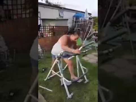 Youtube: Frau versucht sich an ein Trainingsgerät! 😂