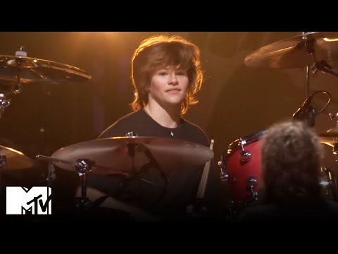 Youtube: Foo Fighters ft. Shane Hawkins Perform "My Hero" | MTV