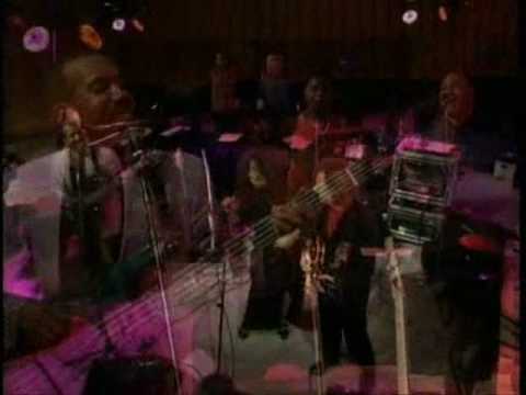 Youtube: Chaka, Phil Perry, Philip Bailey & Fourplay - between the sheets