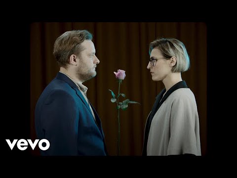 Youtube: Mine & Fatoni - Romcom (Offizielles Video)