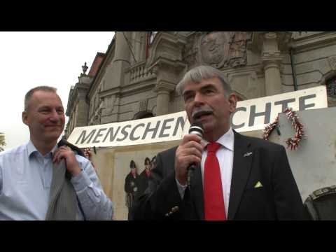 Youtube: Gustl Mollath bezieht Stellung am 10.10.2014 vor dem Landgericht Bayreuth!