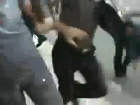 Youtube: Polizei prügelt auf iranische Demonstranten ein
