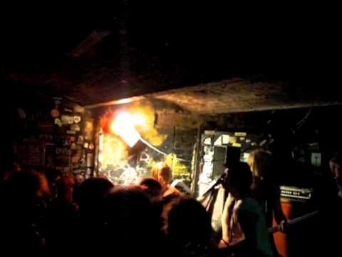 Youtube: Moribund Scum (Cover)-Macht kaputt was euch kaputt macht! live @Köpi 29.09.12