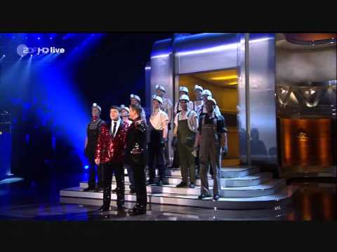 Youtube: Wetten DASS !!! 05. November 2011 Hape Kerkeling Kein PARDON , Witzigkeit kennt keine Grenzen 2011