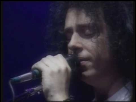 Youtube: Toto Live " I Won't Hold You Back".