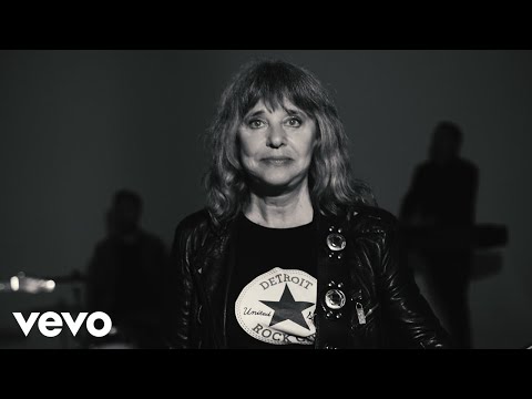 Youtube: Suzi Quatro - Bad Moon Rising