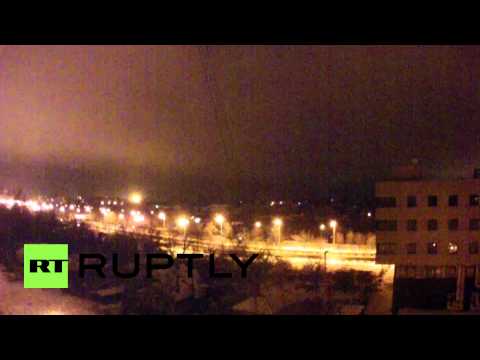 Youtube: Ukraine: Massive shelling lights up Donetsk airport