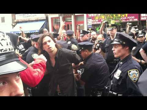 Youtube: NYPD officers give peaceful protester a concussion during OCCUPY WALL STREET