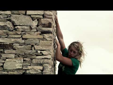 Youtube: Natalija Gros in Puerto Madryn; Urban Climbing