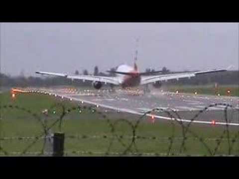 Youtube: Airbus A330 landing in Berlin-Tempelhof