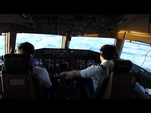 Youtube: Using the autopilot Mode Control Panel Boeing 777-300ER