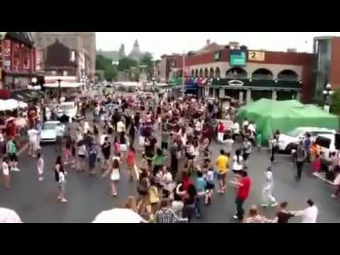 Youtube: Amazing People Dancing In The Street - Zorba The Greek