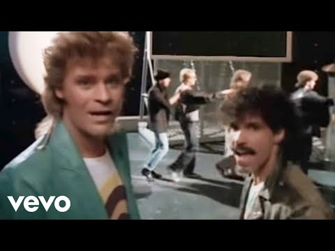 Youtube: Daryl Hall & John Oates - Method of Modern Love (Official Video)