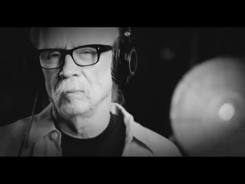 Youtube: John Carpenter "Escape From New York" (Official Live In Studio Video)