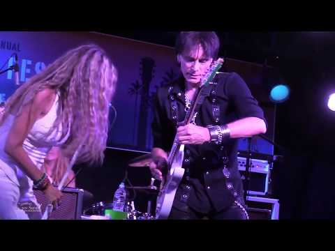 Youtube: STEVE VAI & Zepparella Babe I'm Gonna Leave You @ Malibu Guitar Festival 5-19-17