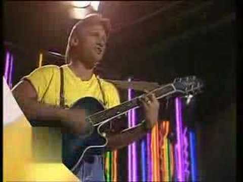 Youtube: Rainhard Fendrich - Macho Macho 1988