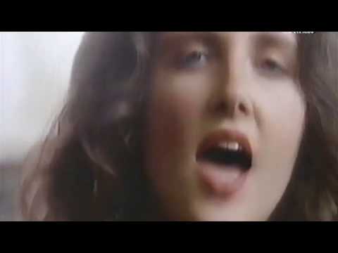 Youtube: Maria McKee-Show Me Heaven