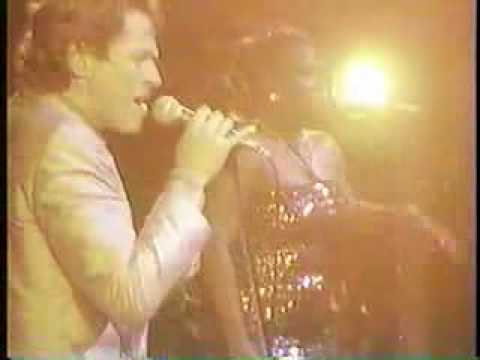 Youtube: Robert Palmer - Bad Case Of Loving You(Doctor, Doctor)(Live)