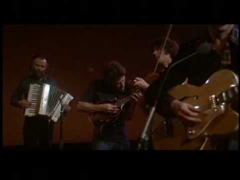 Youtube: Emmylou Harris & The Band - The last Waltz (evangeline).mpg