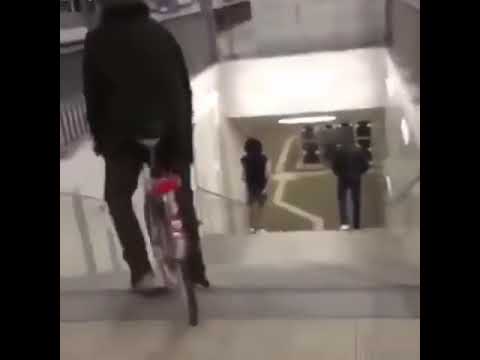 Youtube: Kevin fährt Treppe mit Fahrrad runter